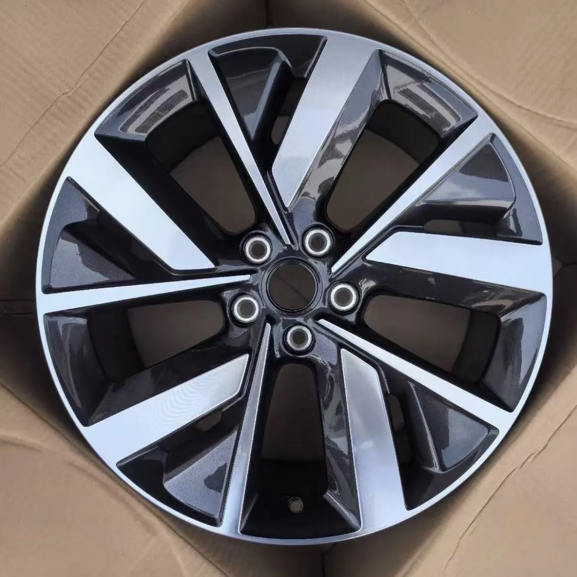 5x120 Cast Aluminum Alloy Wheel — 16–20"  ·  5x120  ·  cast