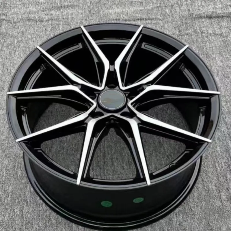 Multi Spoke Aluminum Alloy Wheel — 18–22"  ·  112mm  ·  cast