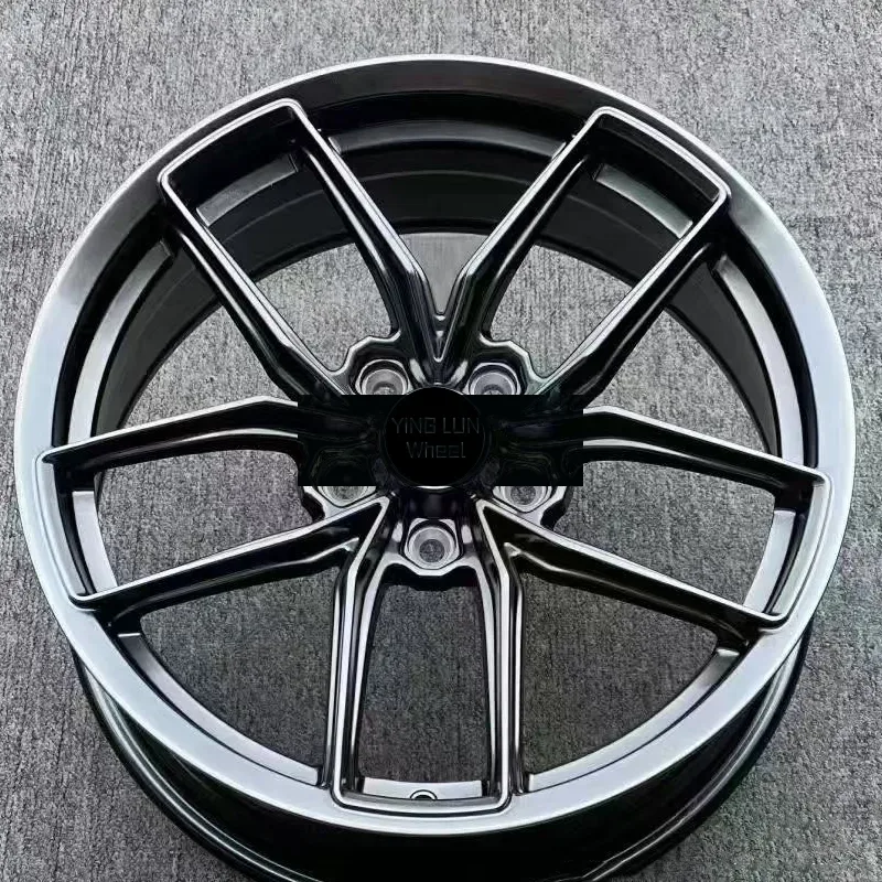 18 Inch Multi Bolt Pattern Aluminum Wheel — 18–22"  ·  5x100  ·  cast