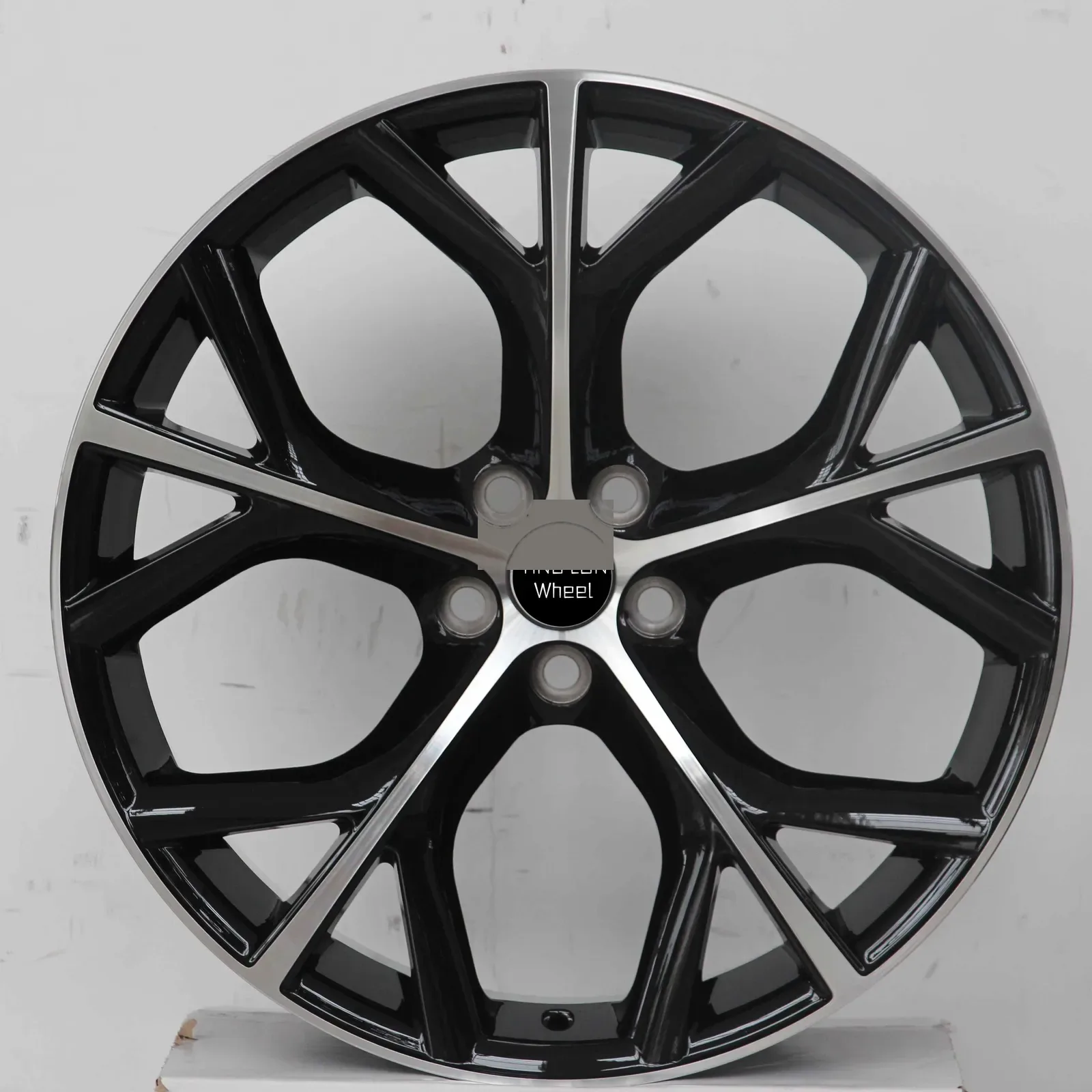 20-Inch 5x108 Cast Aluminum Wheel — 20"  ·  5x108  ·  cast