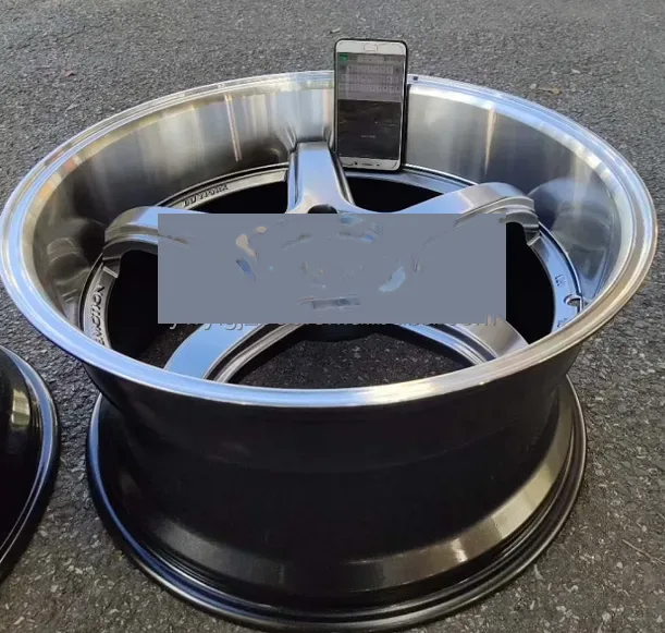 18-Inch Deep Dish Wheel 5x114.3 — 18"  ·  5x114.3  ·  cast