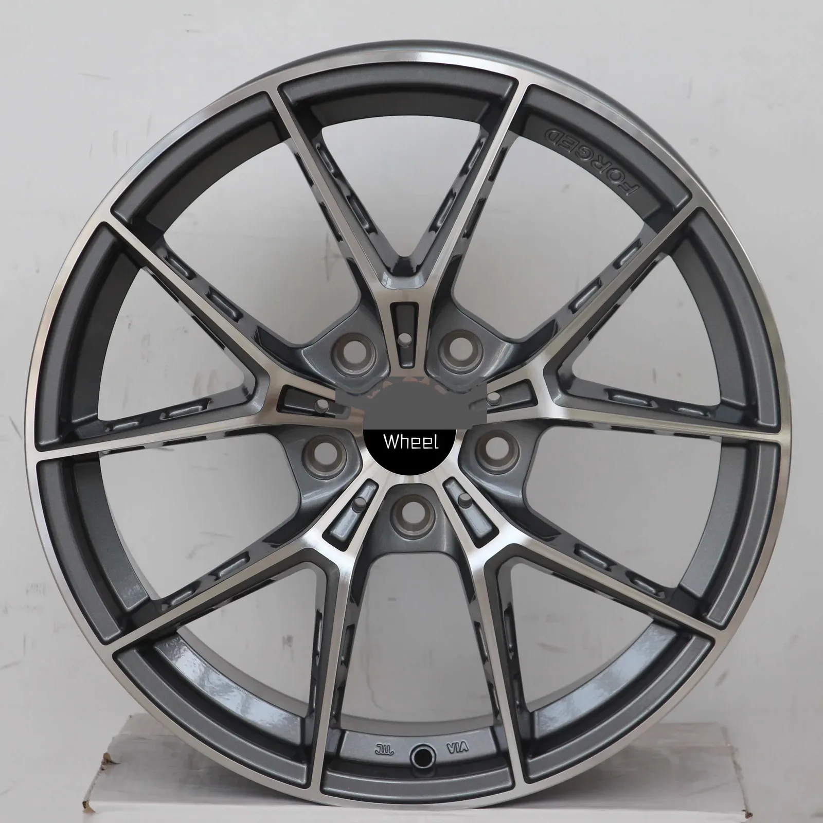 18-Inch Aluminum Alloy Wheel 5x108/5x120 — 18"  ·  5x108  ·  cast
