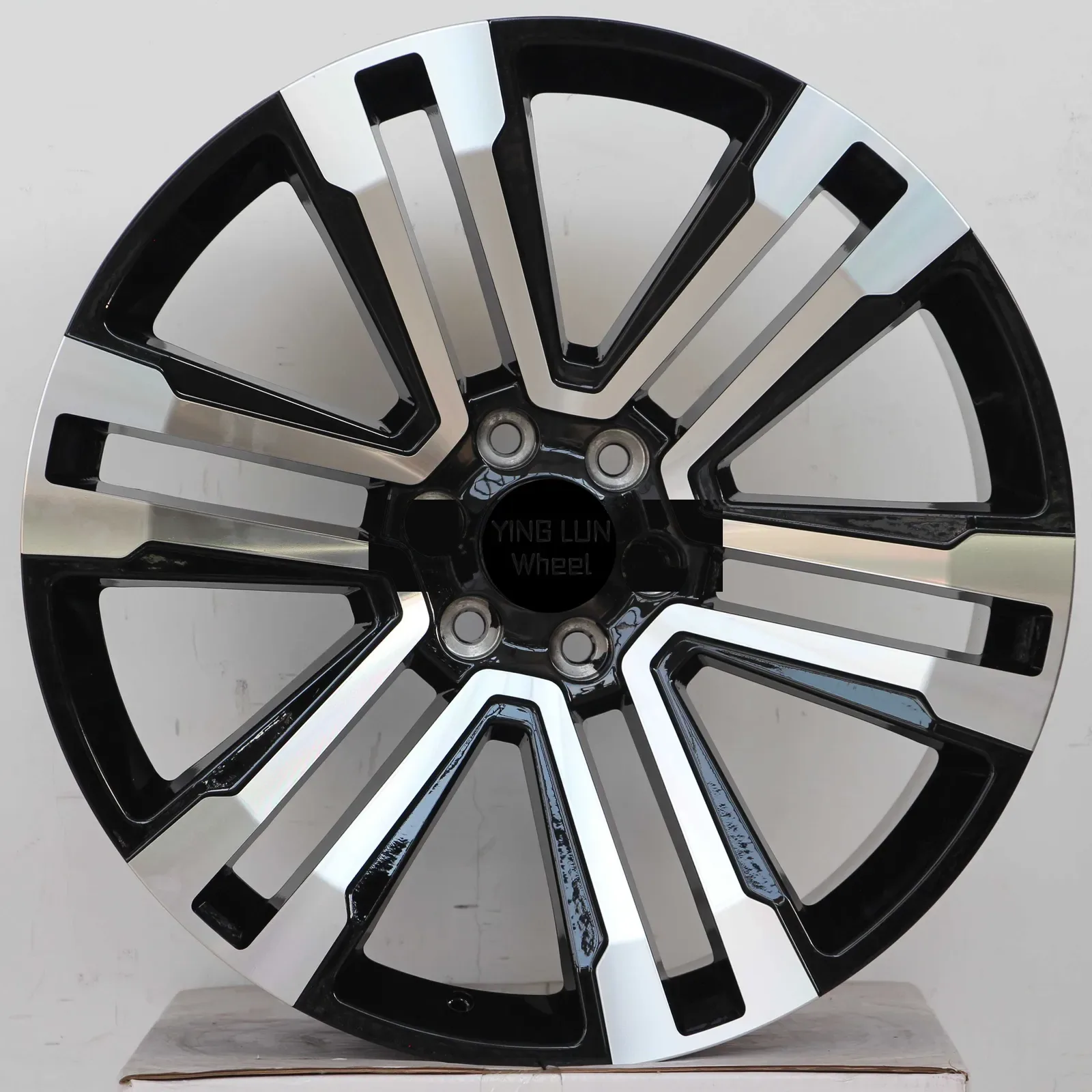 6x139.7 Mesh Wheel, 22-24 inch — 22–24"  ·  6x139.7  ·  cast