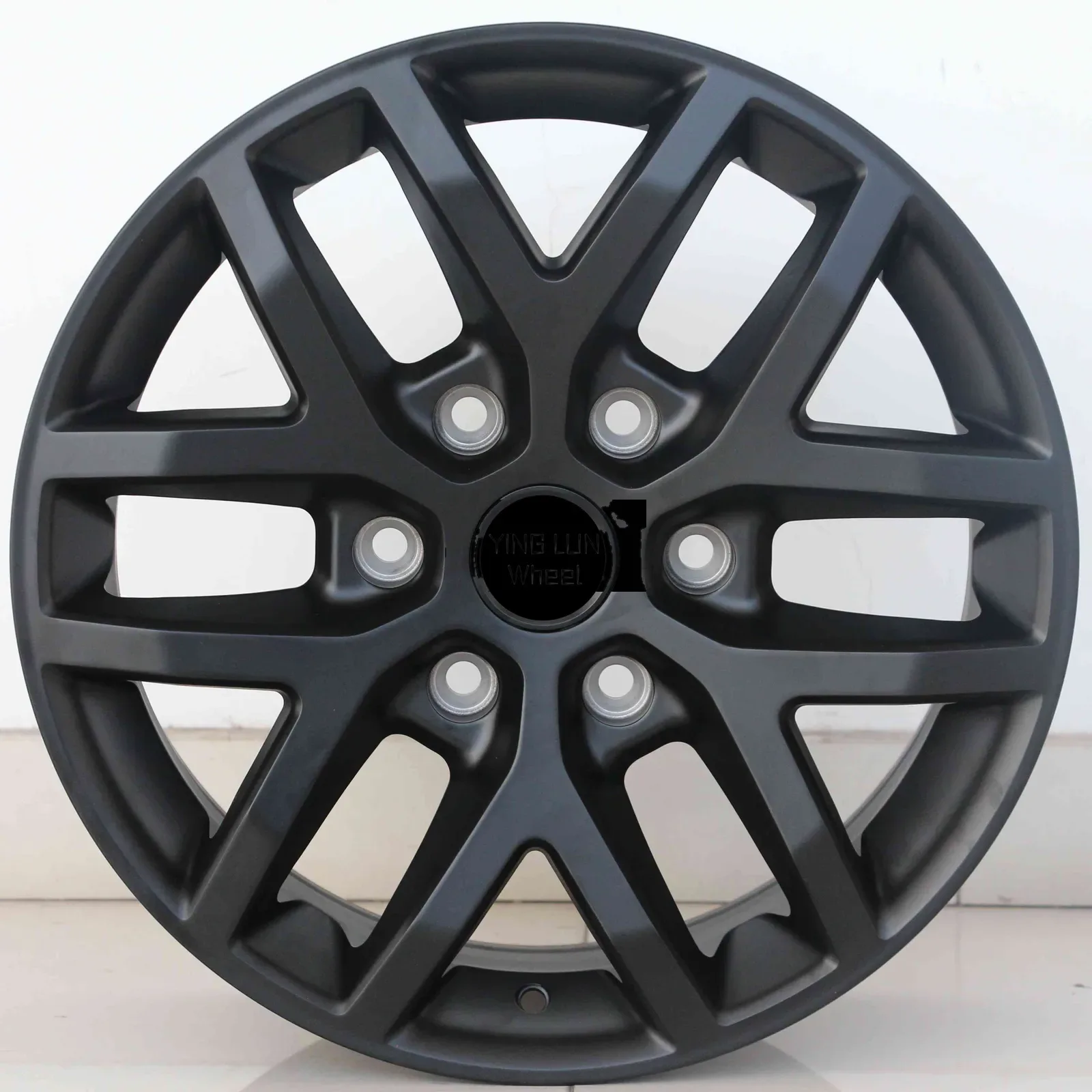 16-17 Inch Multi-Spoke Aluminum Wheel 6x135 — 16–17"  ·  6x135  ·  cast