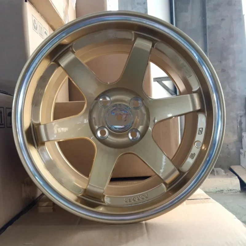 15-Inch Cast Aluminum Wheel — 15"  ·  114.3mm  ·  cast